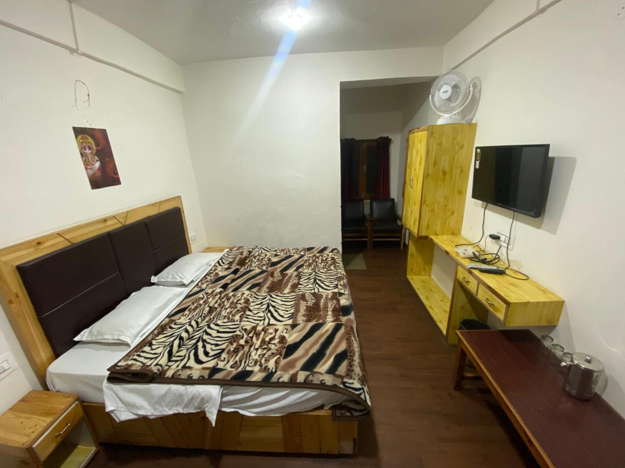 The Prasher Lodge Mall Road Manali Exterior foto
